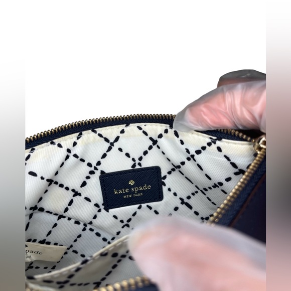 Kate Spade Women's Black Wristlet 8" Wallet Purse Cow Leather Gold Hardware - Picture 4 of 9